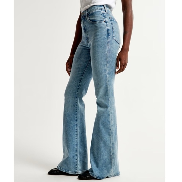 Abercrombie & Fitch Denim - Abercrombie & Fitch Blue The Flare Wide Leg ultra high rise Jeans size 34/14s